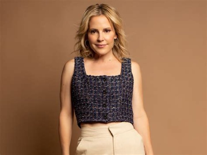 Does Emma Caulfield have siblings?