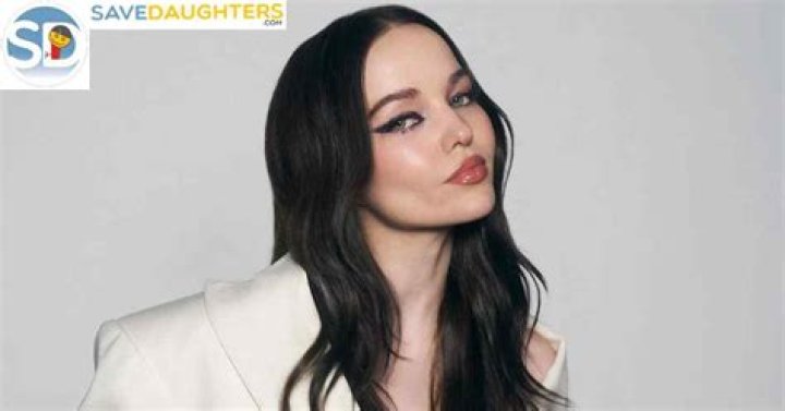 Dove Cameron Wiki, Boyfriend, Net Worth, Real Name, Height & More