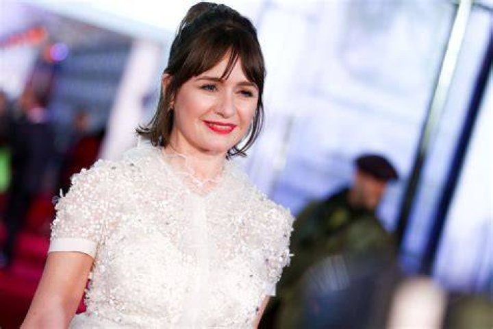 Emily Mortimer Net Worth