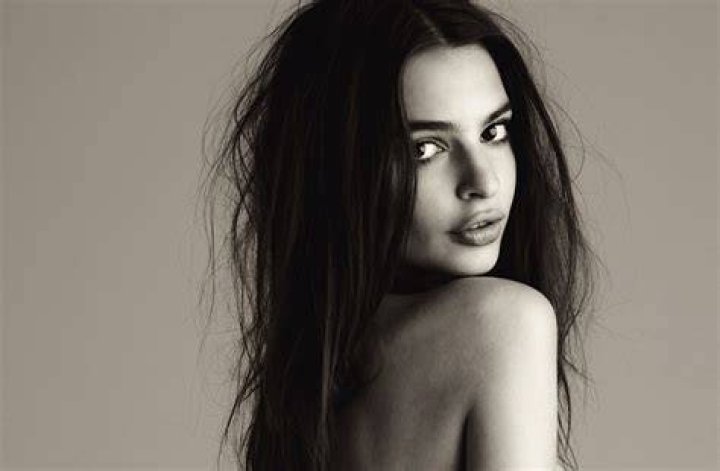 Emily Ratajkowski celebrity profile