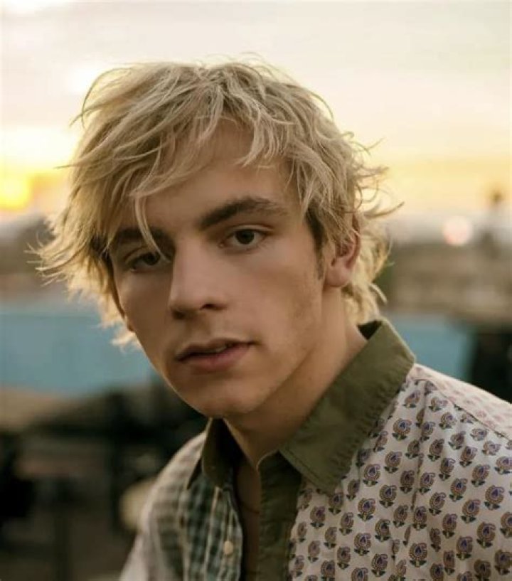 Is Ross Lynch In A Relationship? Uncovering The Heart Of The Young Star