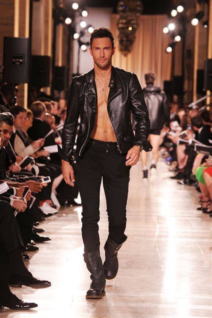 Noah Mills Age, Weight, Height, Measurements