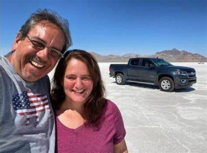 Traveling Robert Net Worth & Earnings (2024)