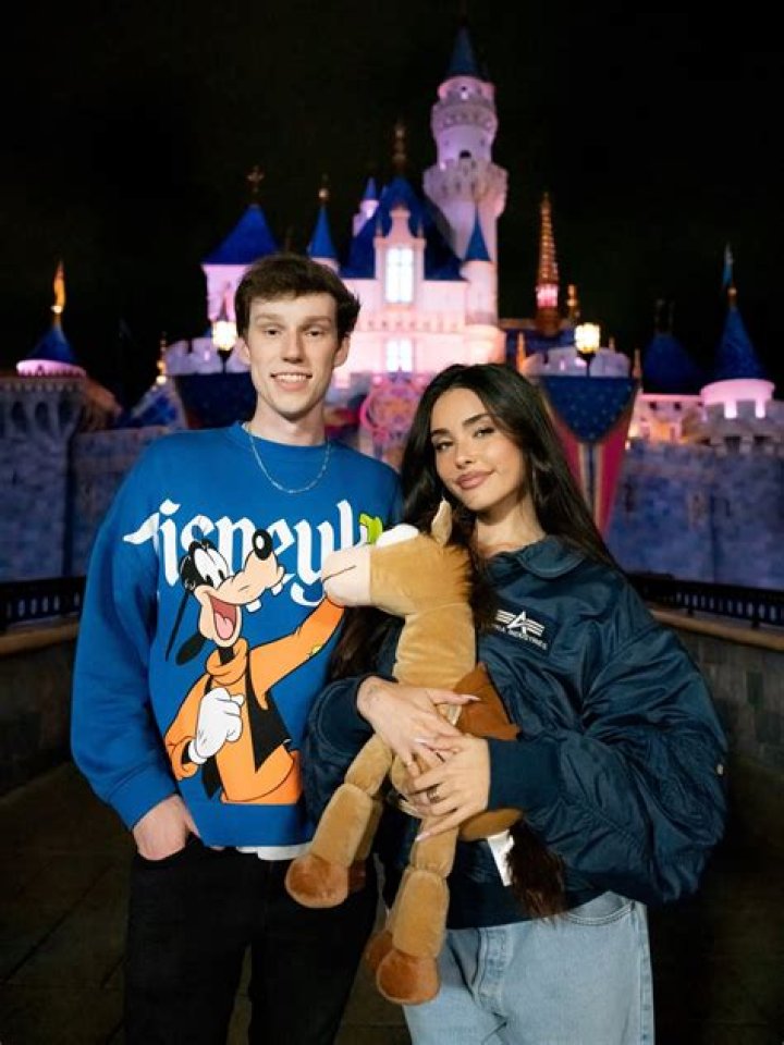 Unraveling The Relationship Between Mr. Beast And His Girlfriend